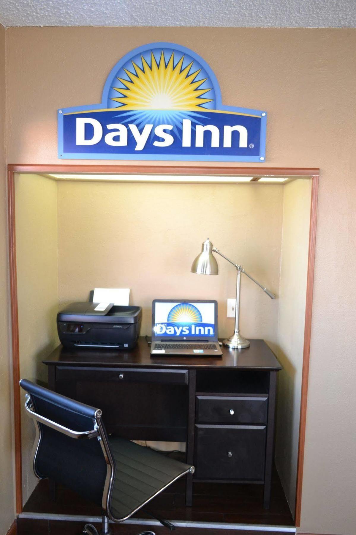 Days Inn Spokane Exterior foto